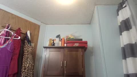 Queen N King Fun Night online show from March 3, 2025, 5:42 am