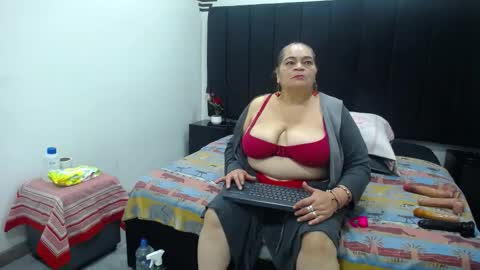 VickyBoobss online show from December 3, 2025, 12:47 pm