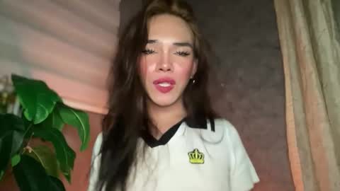 QUEEN online show from October 1, 2025, 5:30 pm