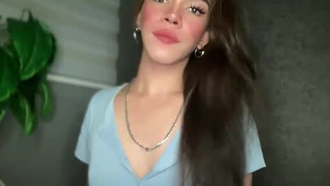 QUEEN online show from December 15, 2025, 12:53 pm