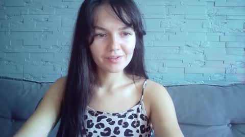 Snapshot of queenofmodels chatting on November 6, 2025, 8:48 am QueenOfModels online show from November 6, 2025, 8:48 am