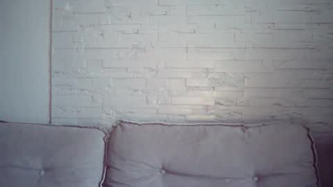 Snapshot of queenofmodels chatting on January 17, 2026, 12:43 pm QueenOfModels online show from January 17, 2026, 12:43 pm