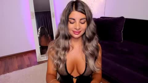 Snapshot of queenofyouredreams chatting on August 8, 2026, 10:34 pm Queennofyuredreams online show from August 8, 2026, 10:34 pm