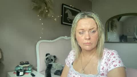 Snapshot of queenp333 chatting on July 1, 2026, 8:49 am PrincessP333 online show from July 1, 2026, 8:49 am
