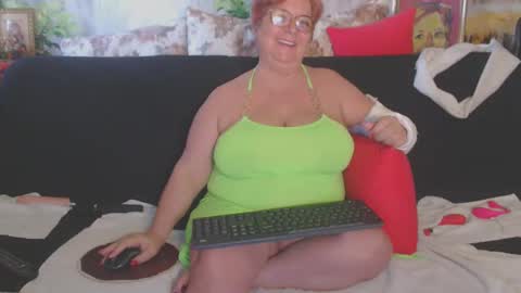 QueenPammy online show from March 6, 2025, 1:14 pm