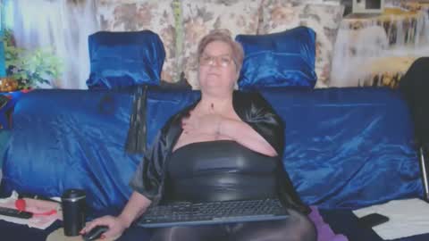 QueenPammy online show from October 24, 2025, 5:15 am