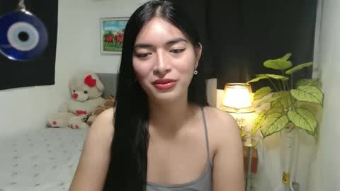 QueenPinay69 online show from October 25, 2025, 3:51 pm