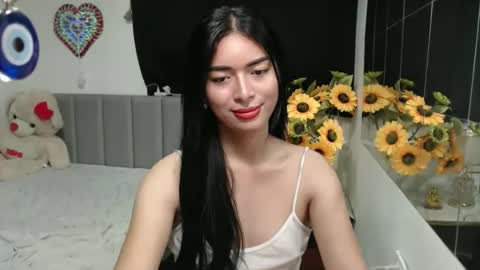 QueenPinay69 online show from November 28, 2025, 5:15 pm