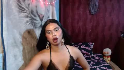 queenpinayebony_xx online show from June 3, 2026, 12:41 pm