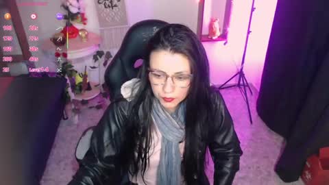 queenrose94 online show from March 13, 2026, 12:12 pm