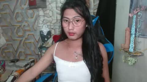 Snapshot of queensteffi chatting on May 11, 2026, 8:50 pm queensteffi online show from May 11, 2026, 8:50 pm