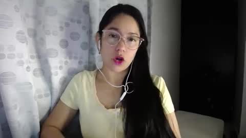 Snapshot of queenvictoria2023 chatting on March 25, 2026, 4:29 am Paola online show from March 25, 2026, 4:29 am