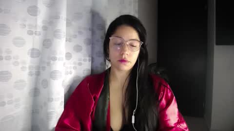 Snapshot of queenvictoria2023 chatting on April 13, 2026, 3:34 am Paola online show from April 13, 2026, 3:34 am