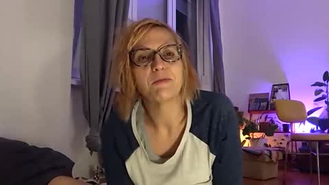 bi is from billy online show from November 18, 2025, 9:52 pm