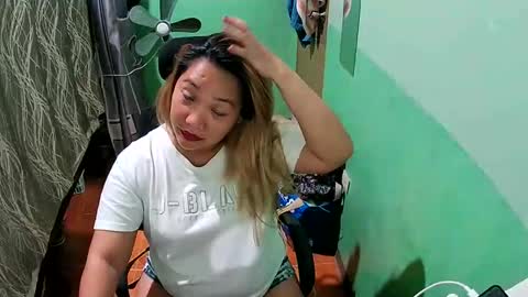 quelly40 online show from May 23, 2026, 4:39 am
