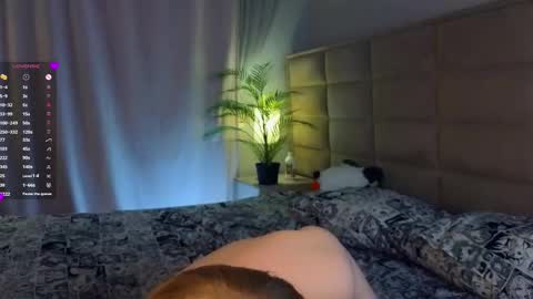 Teri  My favorite vibes 77 101 222 666 online show from February 20, 2025, 6:57 pm