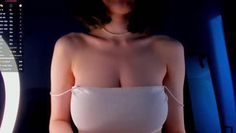 Teri  My favorite vibes 77 101 222 666 online show from February 25, 2025, 4:35 am