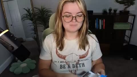 Bri online show from September 18, 2025, 2:57 am