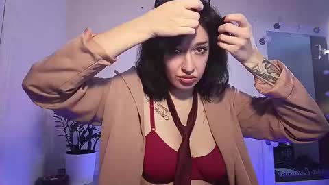 quiet_smile online show from November 28, 2025, 9:12 am