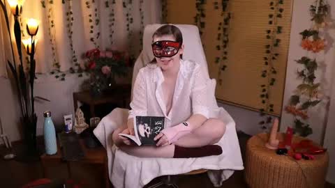 QuinnMonroe online show from February 25, 2025, 8:19 pm