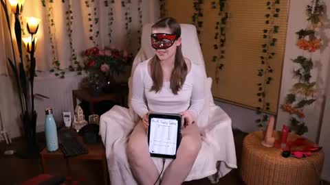 QuinnMonroe online show from February 26, 2025, 8:11 pm