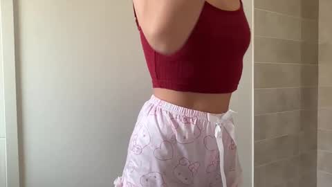 Quinnyelena online show from January 31, 2025, 9:59 am