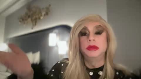 ViVaLuvLicious online show from November 10, 2025, 12:37 pm