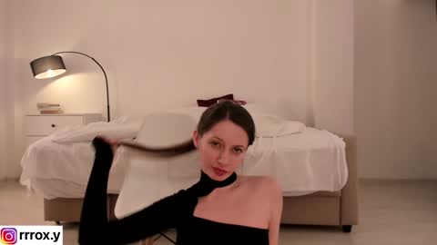 r00xvel online show from December 22, 2024, 6:49 am