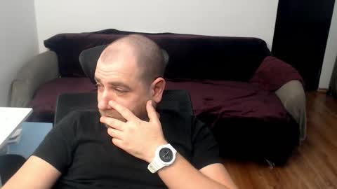 R0bila online show from December 21, 2025, 10:28 pm