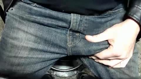 r2424 online show from January 6, 2025, 5:52 am