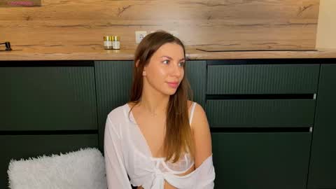 Melissa online show from December 4, 2025, 1:42 pm