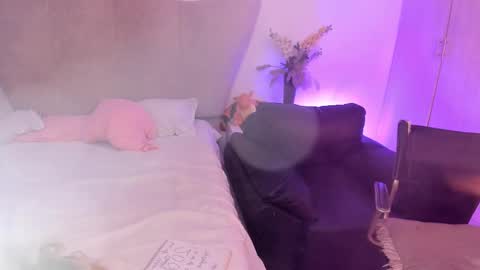 natalia  -  online show from November 16, 2025, 4:07 am