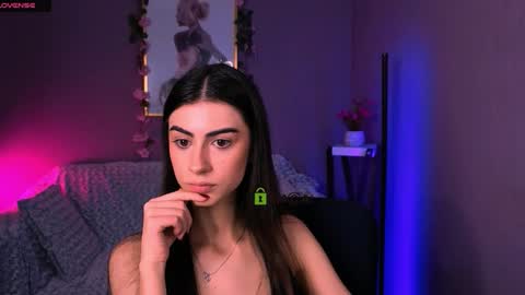 rachel_bloom__ online show from December 5, 2025, 10:13 am