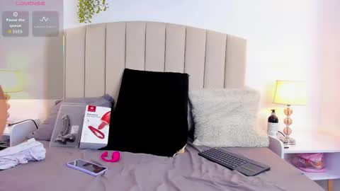 Rachel Donnelly online show from October 5, 2025, 5:39 am