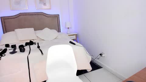 RACHEL ES online show from February 20, 2026, 6:10 am