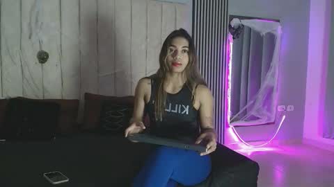 rachell_owen online show from October 9, 2025, 4:32 am