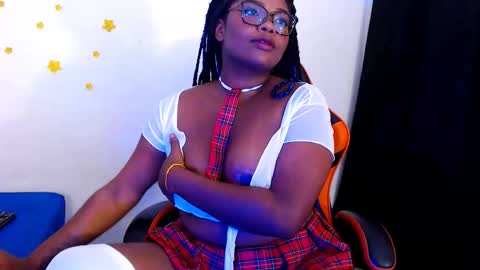Snapshot of rachell_smithxx chatting on January 19, 2026, 5:11 am RACHELL online show from January 19, 2026, 5:11 am