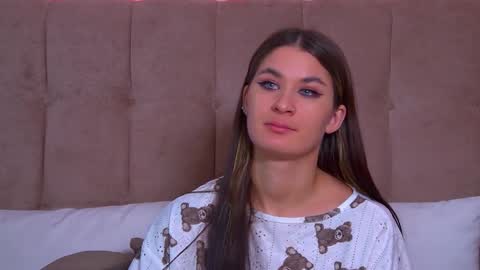 RachellSimpson online show from January 17, 2025, 7:30 am