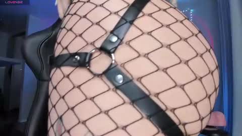 Snapshot of rachelqueen_ chatting on July 27, 2026, 9:38 am Miko Pleasee help me get 100 likes online show from July 27, 2026, 9:38 am