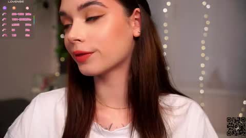 Snapshot of radaberesford chatting on June 6, 2026, 4:33 pm Rada o online show from June 6, 2026, 4:33 pm