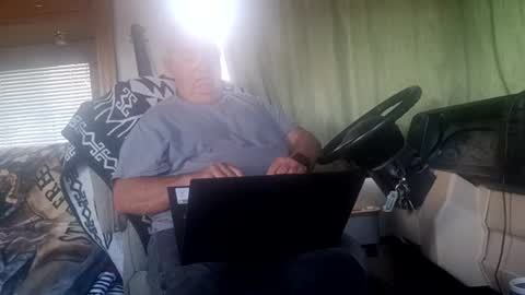 Snapshot of radiomantim chatting on July 2, 2026, 1:17 pm Radioman for fun online show from July 2, 2026, 1:17 pm