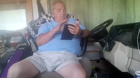 Snapshot of radiomantim chatting on July 3, 2026, 2:01 pm Radioman for fun online show from July 3, 2026, 2:01 pm