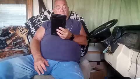 Snapshot of radiomantim chatting on July 7, 2026, 1:15 pm Radioman for fun online show from July 7, 2026, 1:15 pm