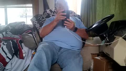 Snapshot of radiomantim chatting on July 13, 2026, 2:09 pm Radioman for fun online show from July 13, 2026, 2:09 pm