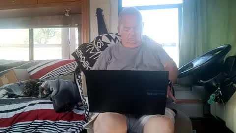Snapshot of radiomantim chatting on July 16, 2026, 1:28 pm Radioman for fun online show from July 16, 2026, 1:28 pm