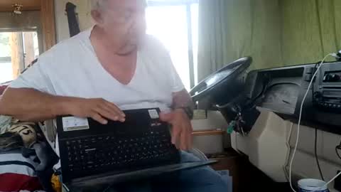 Snapshot of radiomantim chatting on July 18, 2026, 2:54 pm Radioman for fun online show from July 18, 2026, 2:54 pm