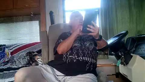Snapshot of radiomantim chatting on July 19, 2026, 1:15 pm Radioman for fun online show from July 19, 2026, 1:15 pm
