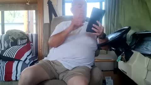 Snapshot of radiomantim chatting on July 23, 2026, 2:37 pm Radioman for fun online show from July 23, 2026, 2:37 pm