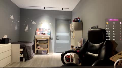 Mila online show from February 14, 2026, 4:04 pm