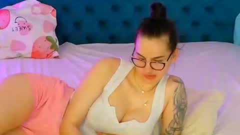 sweet peach online show from April 23, 2026, 7:20 am